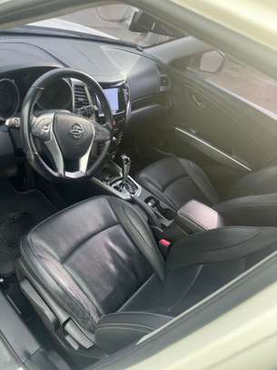 SSANGYONG TIVOLI image 4