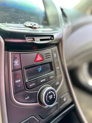 Hyundai avante image 14