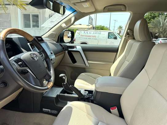 Toyota Land cruiser VX image 11
