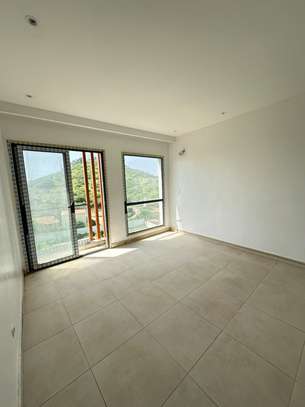 F3 à vendre à la Corniche des Mamelles image 10