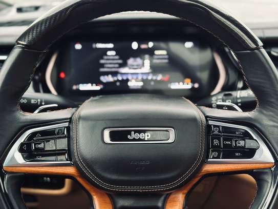 2022 Jeep Grand Cherokee SUMMIT image 6