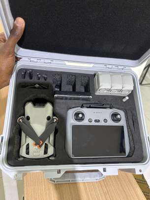 Drone DJI Mini 4 Pro - Fly More Combo image 1