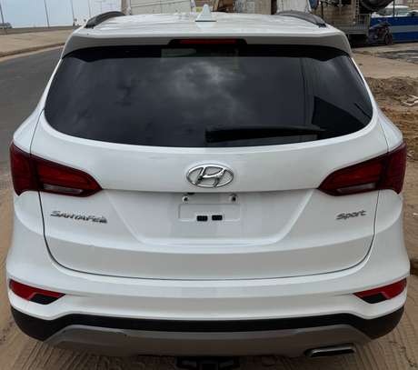 Hyundai Santafe 2017 image 3