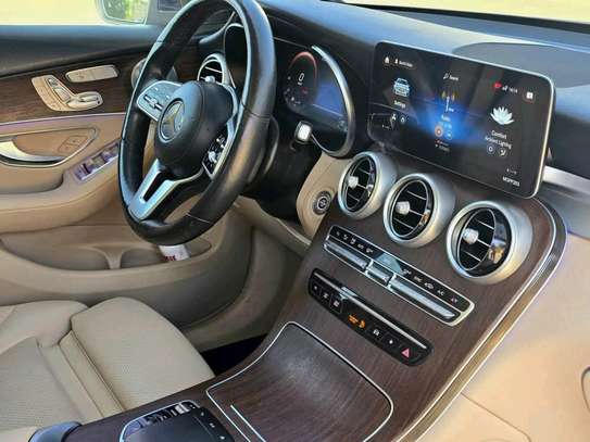 2020 Mercedes-Benz GLC300 4Matic image 4