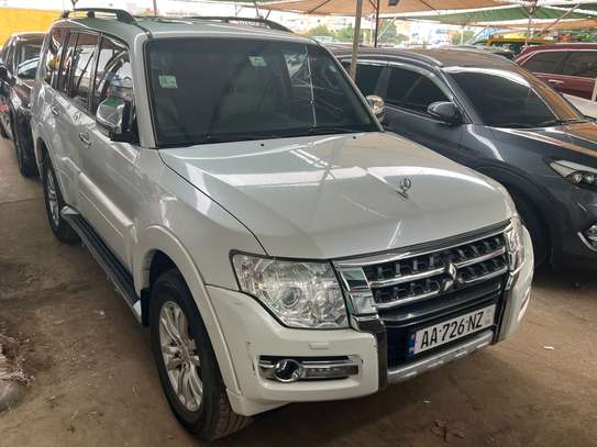 MITSUBISHI PAJERO FULL OPTIONS image 3
