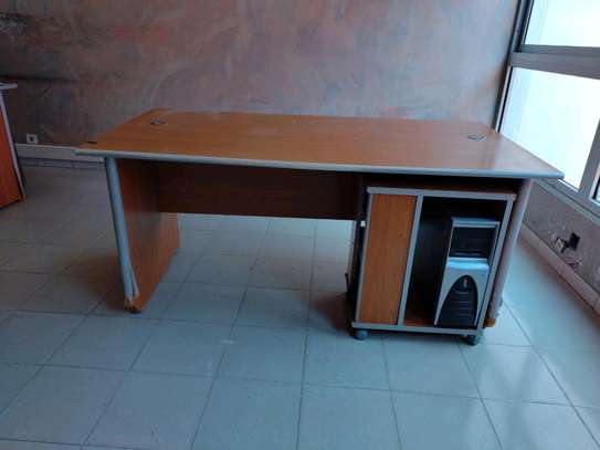 Mobilier de bureau à vider image 2