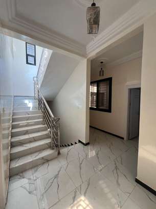Villa R+1 à louer à Zac Mbao image 13