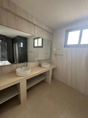 PENTHOUSE 400 m2 F5 POINT E image 10