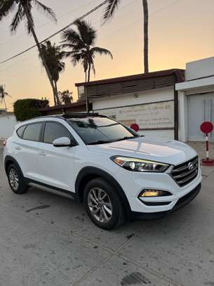 Hyundai Tucson 2.0 image 1