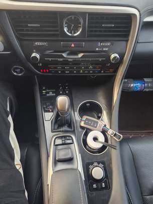 Lexus RX 2020 image 9