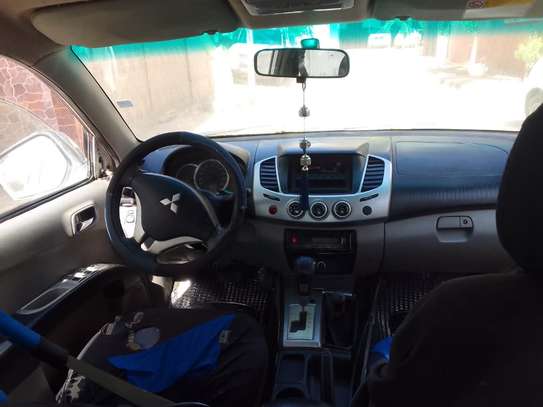Mitsubishi L200 image 7