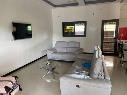 VILLA   A LOUER A SALY image 5