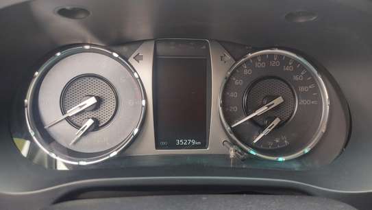 TOYOTA HILUX 2021 image 3