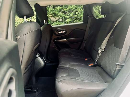 Jeep Cherokee 2019 image 3