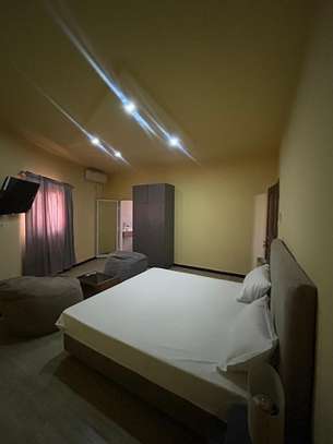 Villa meublé de 10 chambres à Somone avec 2 piscine image 11
