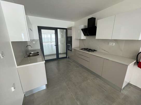 1 superbe appartement de type F4 pied dans l'eau virage image 2