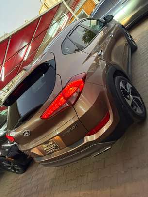 Hyundai Tucson limited image 9