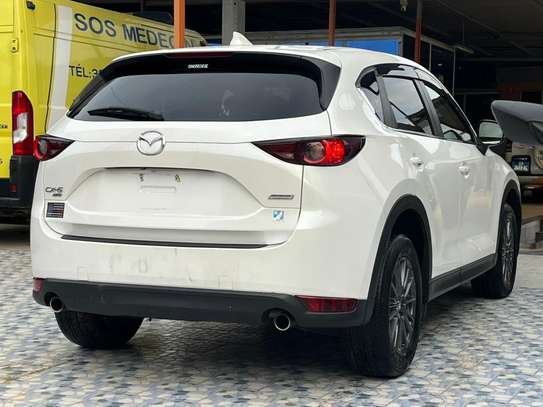 Mazda CX-5 SUV blanc feux LED jantes noires image 5