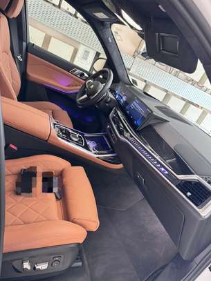BMW X7 2024 image 10