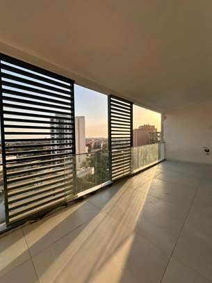 Appartement F4 haut standing tout neuf à louer au Point E image 1
