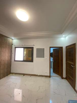 Belle Chambre salle de bain avec spot lumière image 3