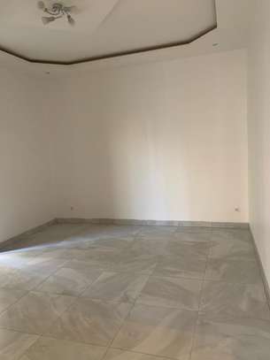 Appt F4 à louer à yoff image 5