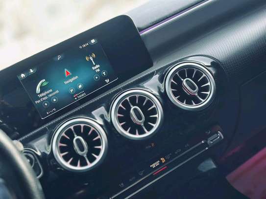 2018 Mercedes A180D image 4