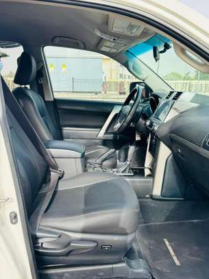 Toyota Prado image 8