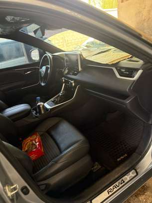 Toyota Rav 4 2021 image 4