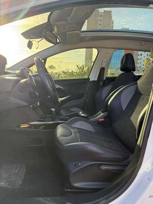 PEUGEOT 2008 2017 image 10
