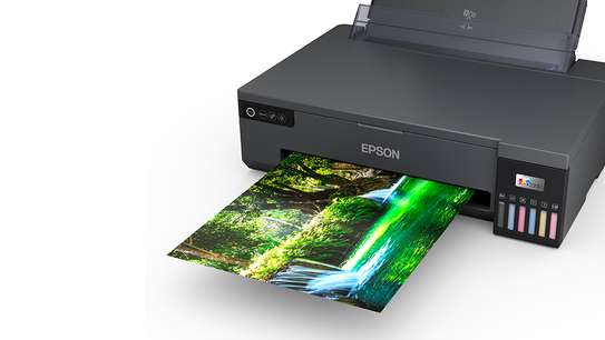 Imprimante de studio de cartes PVC Epson L18050 A3+ EcoTank image 3