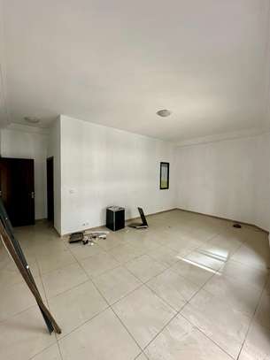 Magnifique appartement de type F4 à louer image 5