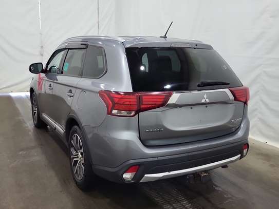 MITSUBISHI OUTLANDER 2016 image 8