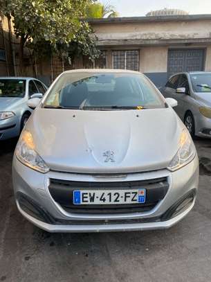 Peugeot 208 2018 image 2