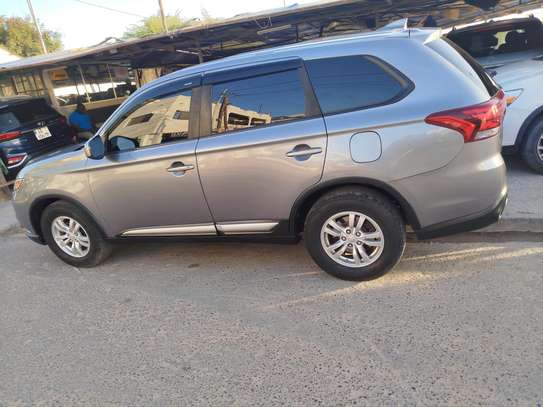 Mitsubishi Outlander image 9