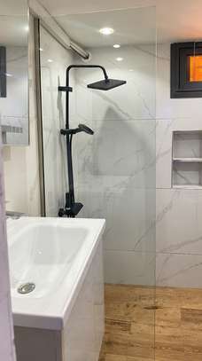 Appartement meublé moderne confort et style réunis image 7