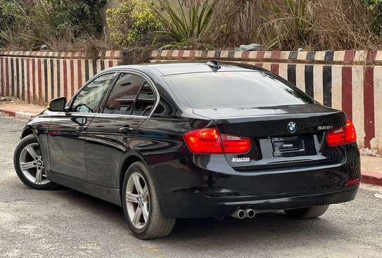 Bmw Serie 328i image 6