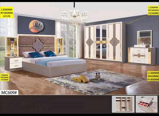 CHAMBRE À COUCHER 6BATTANTS 609# image 1