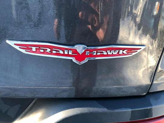 Jeep Cherokee trailhawk image 5