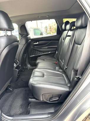 Hyundai Santa Fe Luxury image 7
