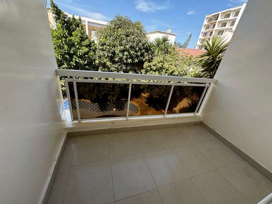 Grande Villa R+1 à louer aux Almadies image 3
