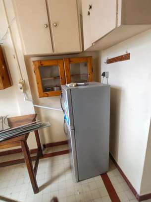 Studio meublé à louer à Dakar Plateau image 10