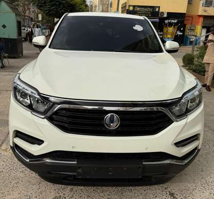 Ssangyong Rexton 2017 image 1