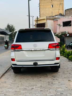 TOYOTA LAND CRUISER 2016 image 11