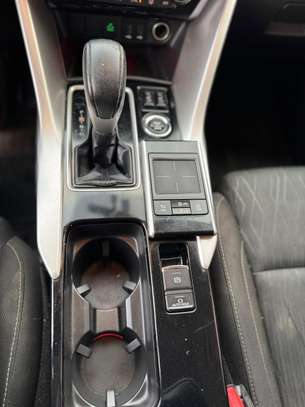 Mitsubishi Éclipse Cross 2018 venant image 12