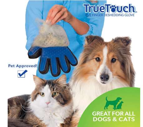 Gant en silicone attrape poil pour chien et chat image 3
