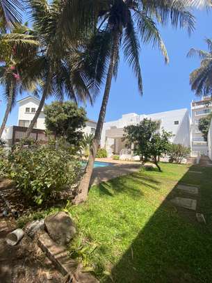 Maison à louer au Almadies image 8