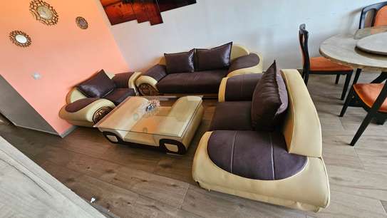 Magnifique salon marron beige avec sa table basse image 2