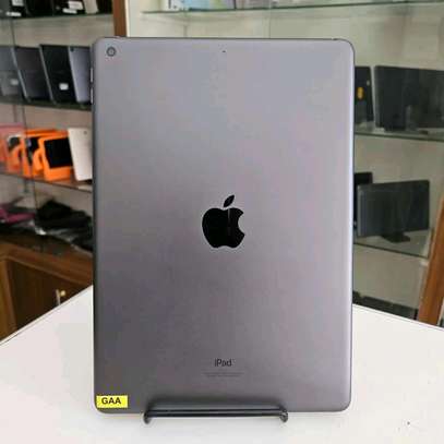 iPad 9th gene 64g image 4
