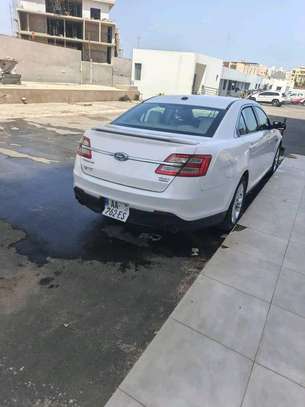 Ford Taurus 2017 image 7